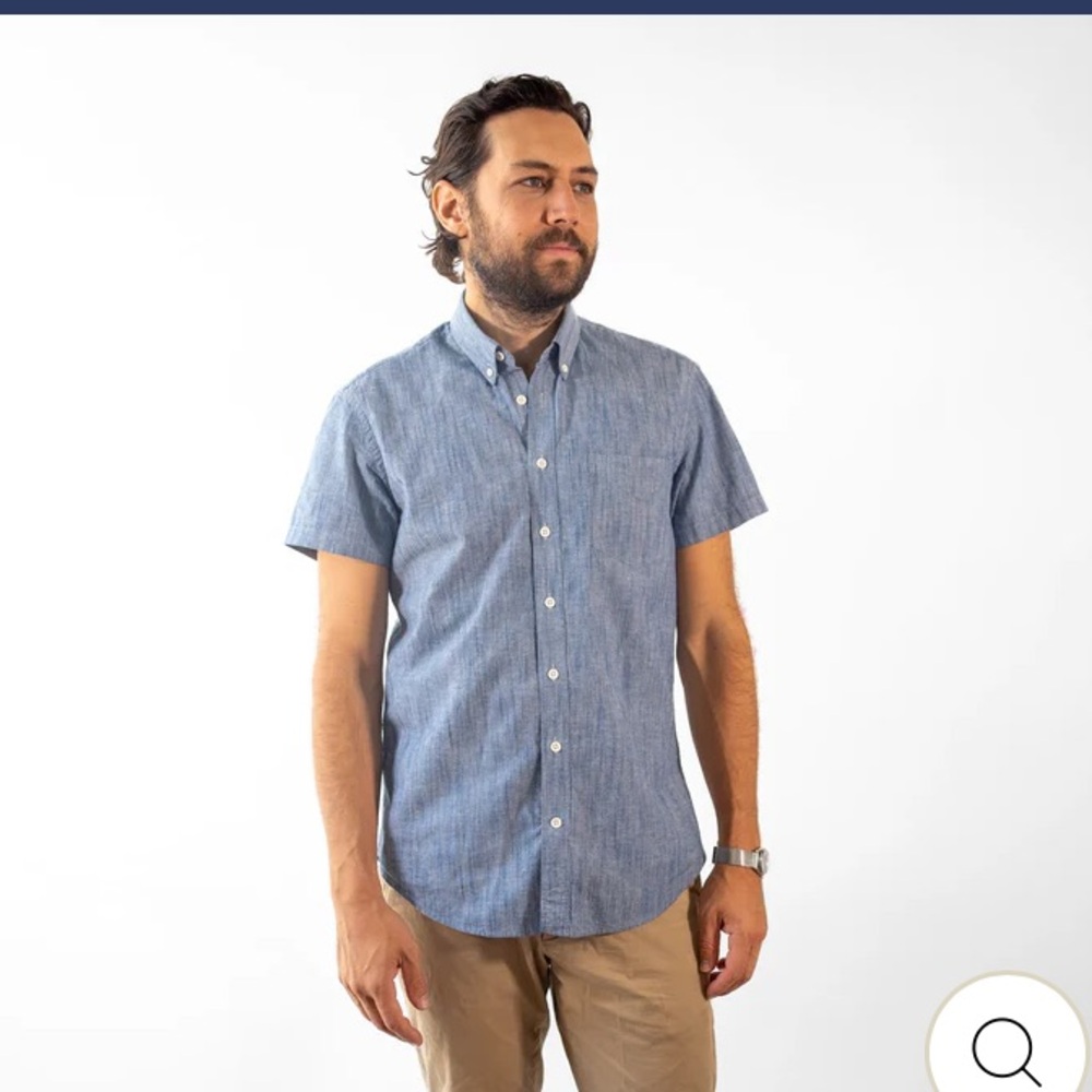 Men's Blue Short Sleeve
Stretch Service
Chambray